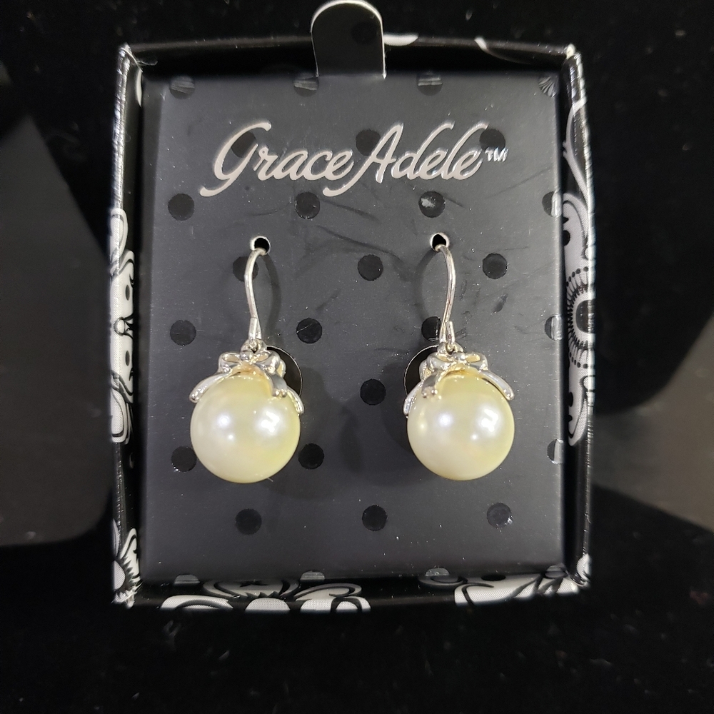 Grace Adele Pearl Cream Drop Earrings